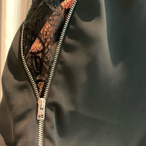 All Saints stylish and flattering black zipper dress - Picture 3 of 5